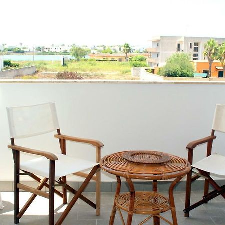 Sunkiss Apartment 500Mt Dal Mare ポルト・チェザーレオ エクステリア 写真