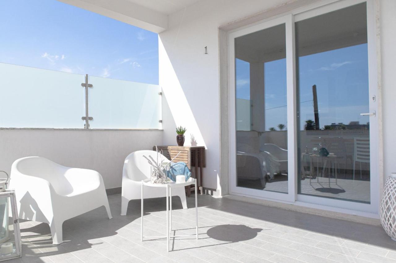 Sunkiss Apartment 500Mt Dal Mare ポルト・チェザーレオ エクステリア 写真