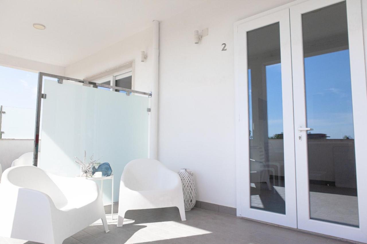 Sunkiss Apartment 500Mt Dal Mare ポルト・チェザーレオ エクステリア 写真