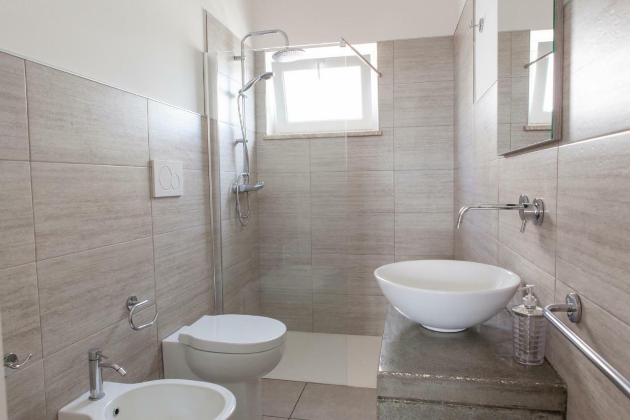 Sunkiss Apartment 500Mt Dal Mare ポルト・チェザーレオ エクステリア 写真