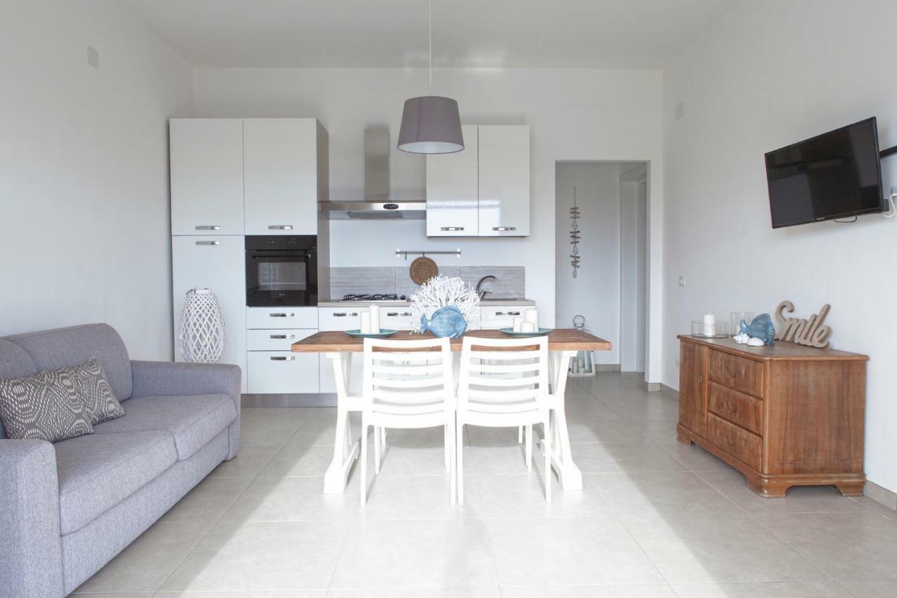 Sunkiss Apartment 500Mt Dal Mare ポルト・チェザーレオ エクステリア 写真