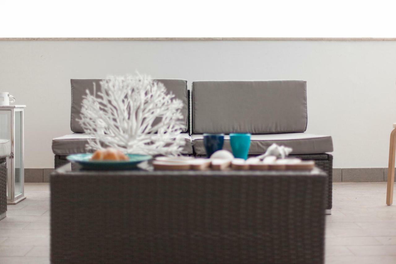 Sunkiss Apartment 500Mt Dal Mare ポルト・チェザーレオ エクステリア 写真