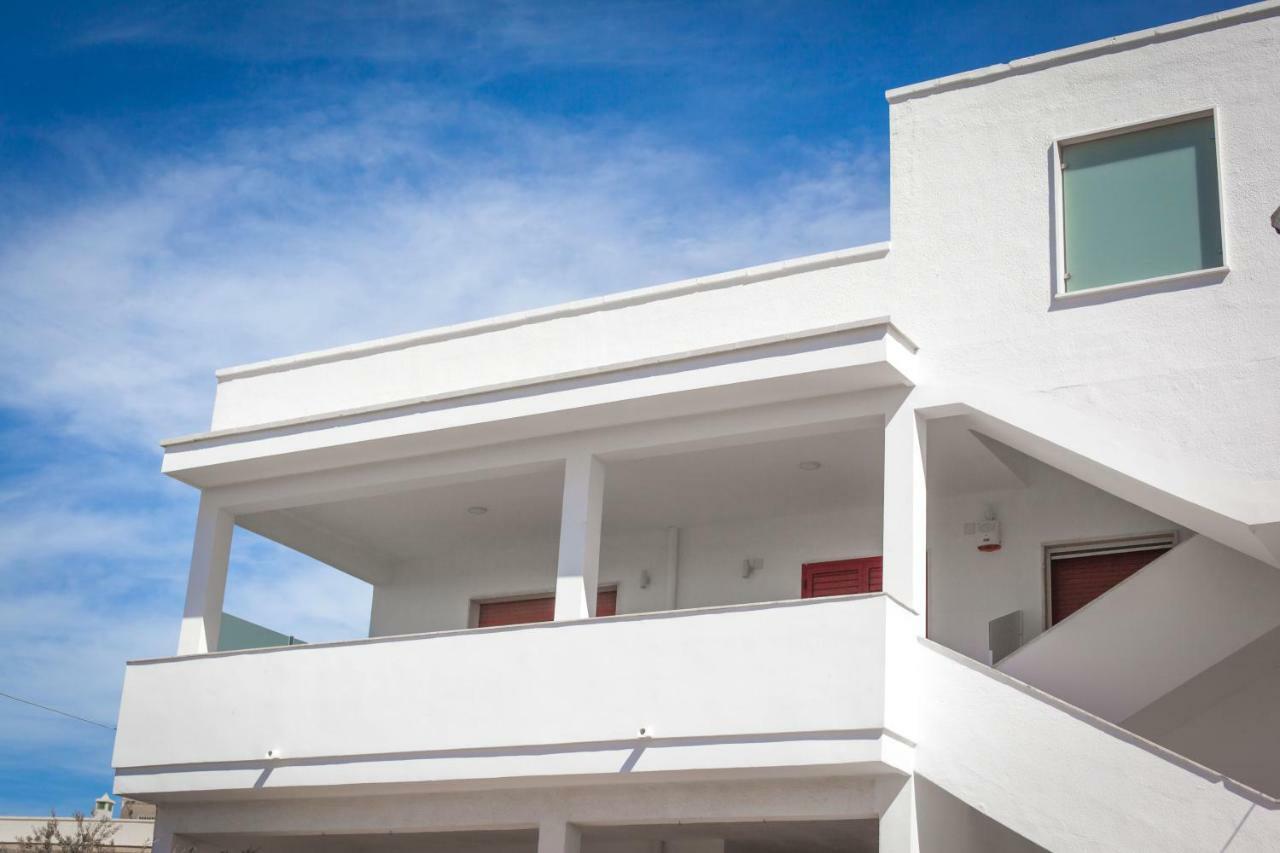 Sunkiss Apartment 500Mt Dal Mare ポルト・チェザーレオ エクステリア 写真